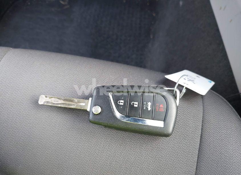 Photo 11 of 2022 Toyota Camry LE (VIN 4T1C11AK4NU633872)