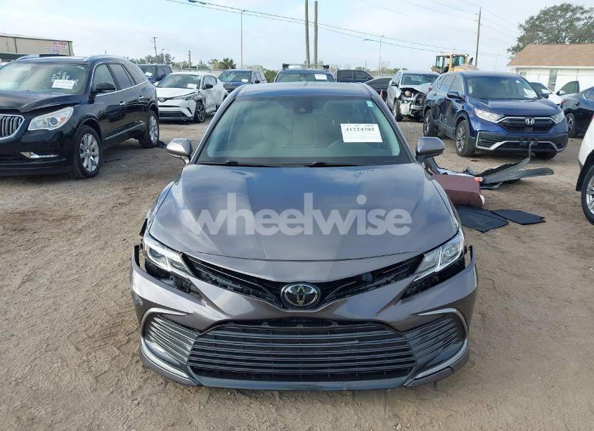 Photo 13 of 2022 Toyota Camry LE (VIN 4T1C11AK4NU633872)