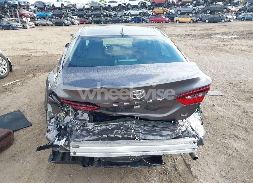 Photo 17 of 2022 Toyota Camry LE (VIN 4T1C11AK4NU633872)