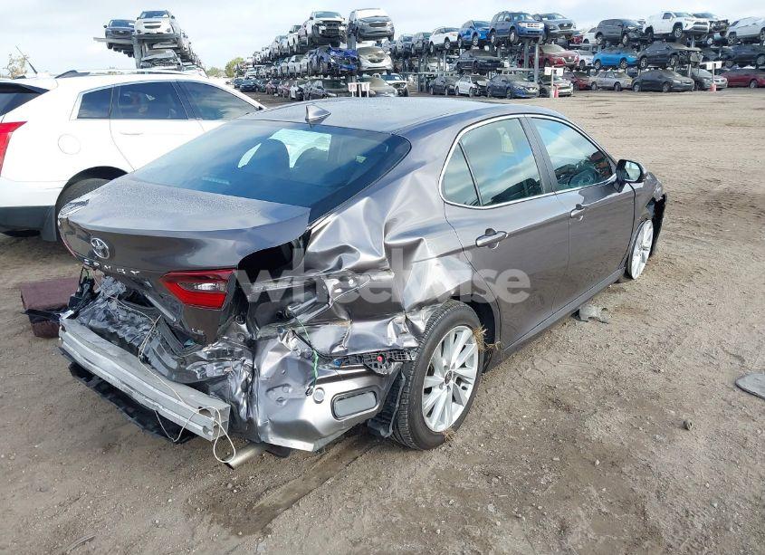 Photo 4 of 2022 Toyota Camry LE (VIN 4T1C11AK4NU633872)
