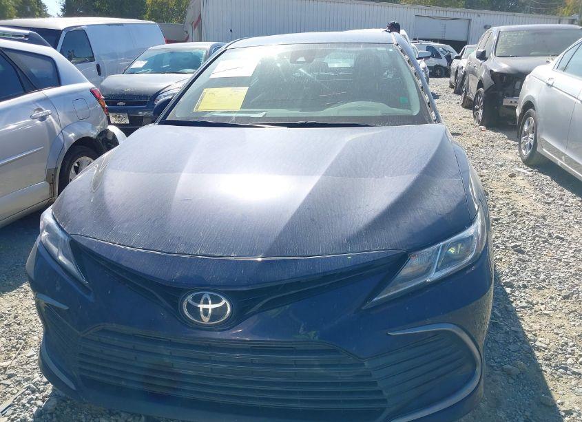 Photo 12 of 2022 Toyota Camry LE (VIN 4T1C11AK4NU634780)