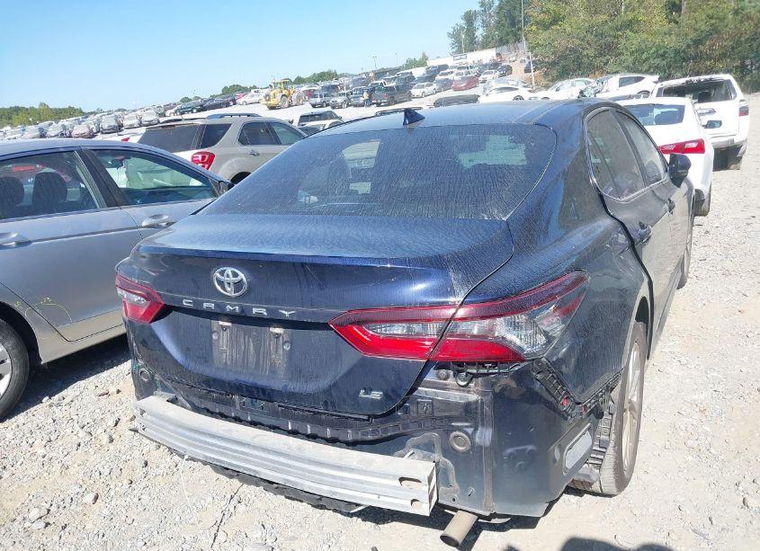 Photo 16 of 2022 Toyota Camry LE (VIN 4T1C11AK4NU634780)