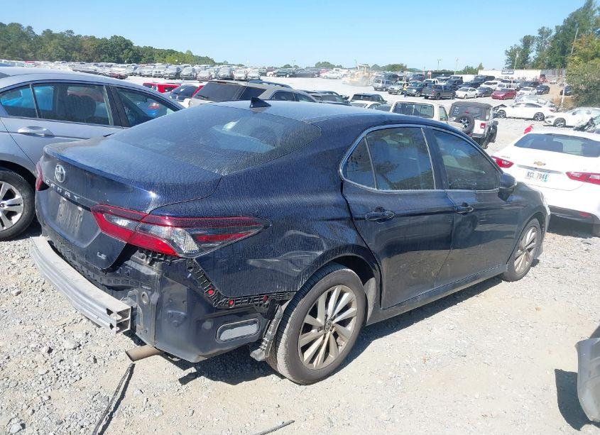 Photo 4 of 2022 Toyota Camry LE (VIN 4T1C11AK4NU634780)
