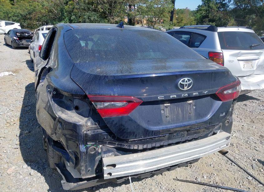 Photo 6 of 2022 Toyota Camry LE (VIN 4T1C11AK4NU634780)