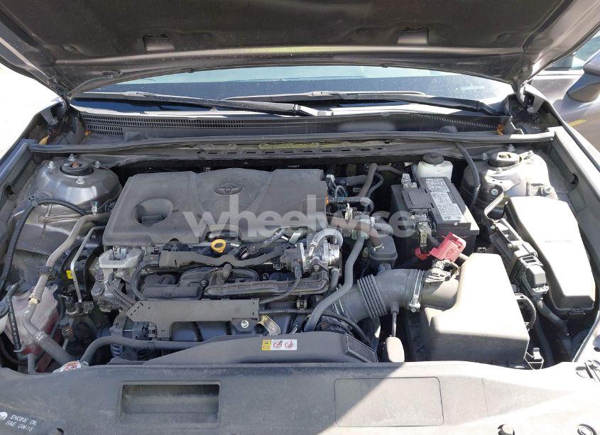 Photo 10 of 2022 Toyota Camry LE (VIN 4T1C11AK4NU636433)