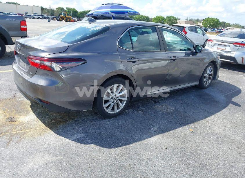 Photo 4 of 2022 Toyota Camry LE (VIN 4T1C11AK4NU636433)