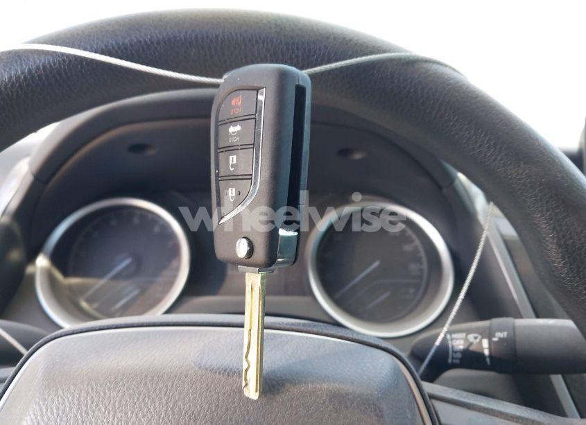 Photo 11 of 2022 Toyota Camry LE (VIN 4T1C11AK4NU642099)