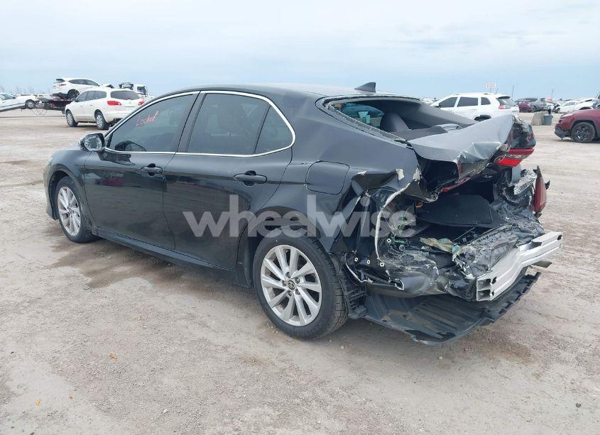 Photo 3 of 2022 Toyota Camry LE (VIN 4T1C11AK4NU642099)