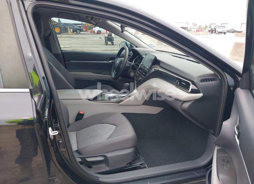 Photo 5 of 2022 Toyota Camry LE (VIN 4T1C11AK4NU642099)