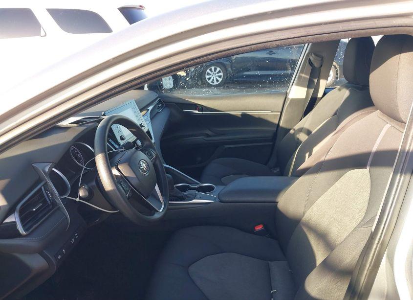 Photo 5 of 2022 Toyota Camry LE (VIN 4T1C11AK4NU652261)