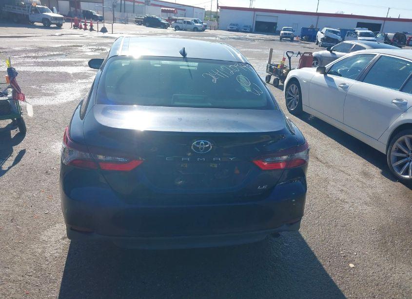 Photo 16 of 2022 Toyota Camry LE (VIN 4T1C11AK4NU658349)