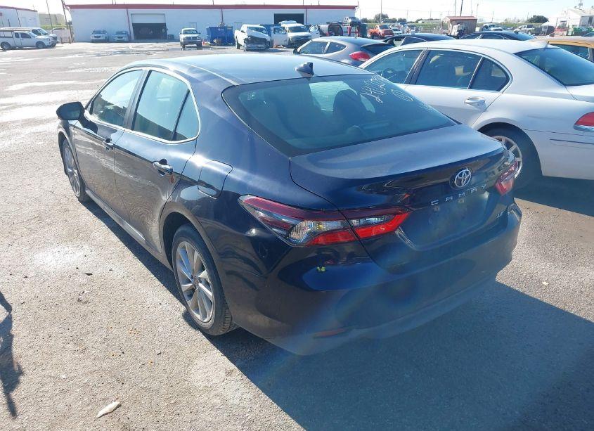 Photo 3 of 2022 Toyota Camry LE (VIN 4T1C11AK4NU658349)