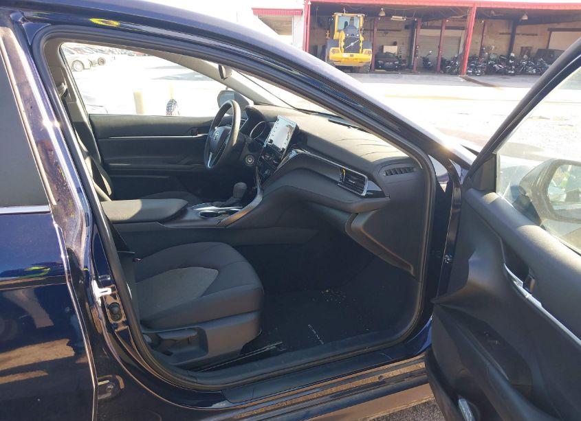Photo 5 of 2022 Toyota Camry LE (VIN 4T1C11AK4NU658349)