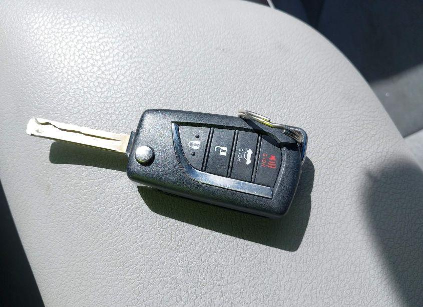 Photo 11 of 2022 Toyota Camry LE (VIN 4T1C11AK4NU660618)