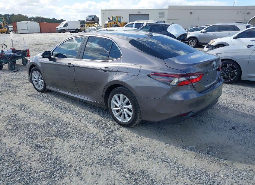 Photo 3 of 2022 Toyota Camry LE (VIN 4T1C11AK4NU660618)