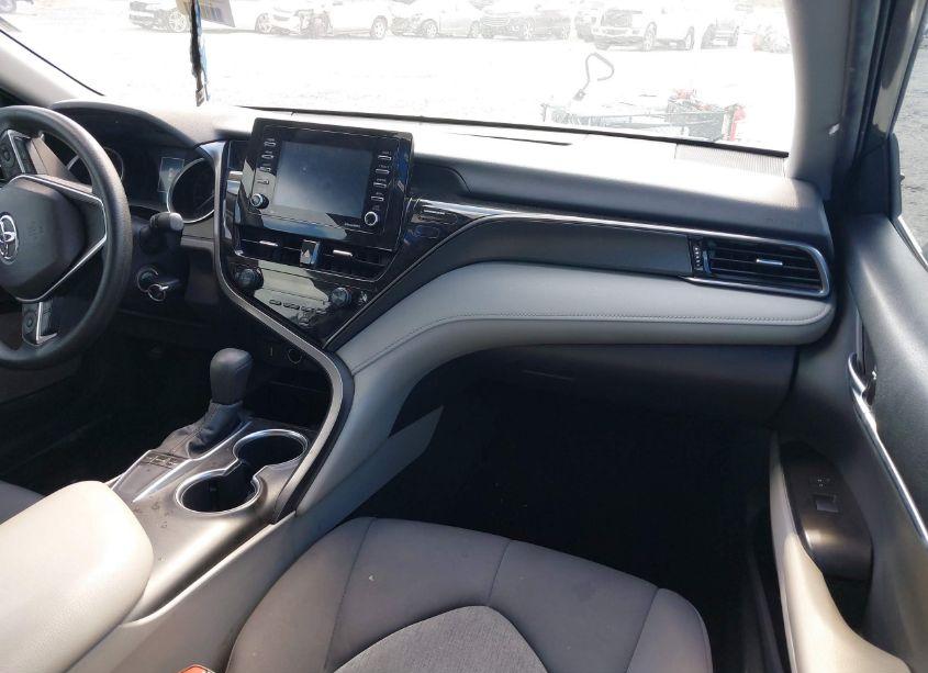 Photo 5 of 2022 Toyota Camry LE (VIN 4T1C11AK4NU660618)