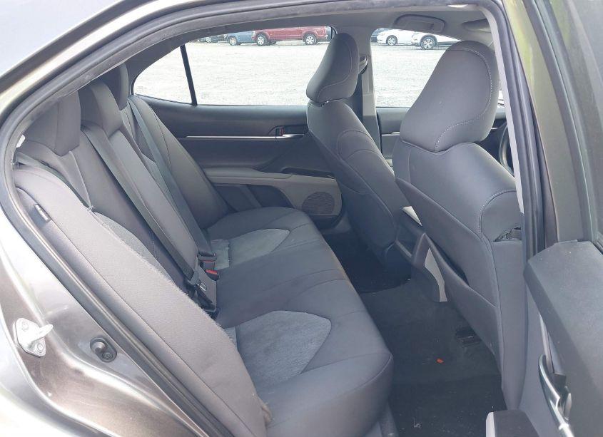 Photo 8 of 2022 Toyota Camry LE (VIN 4T1C11AK4NU660618)
