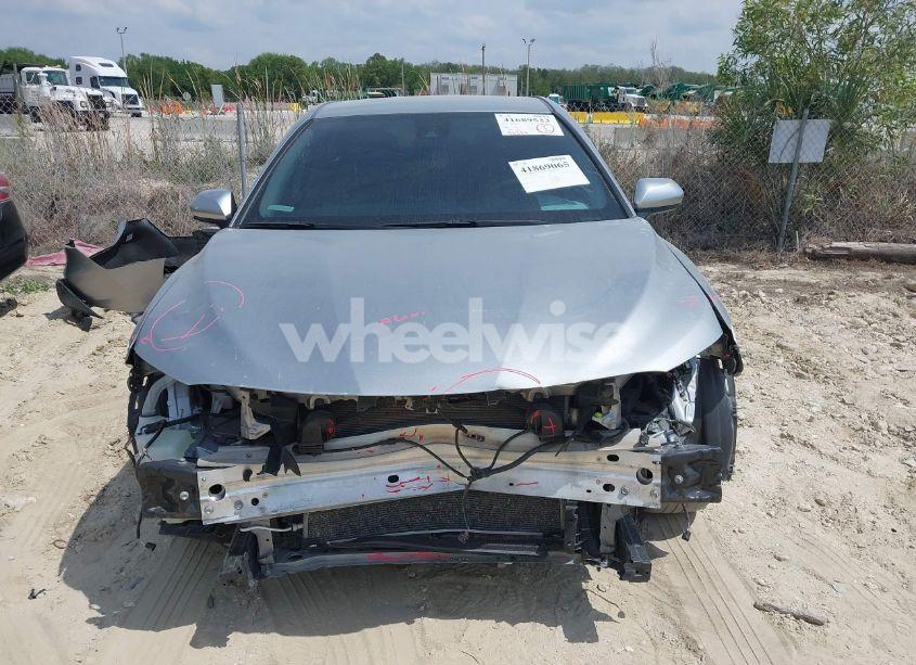 Photo 13 of 2022 Toyota Camry LE (VIN 4T1C11AK4NU668427)