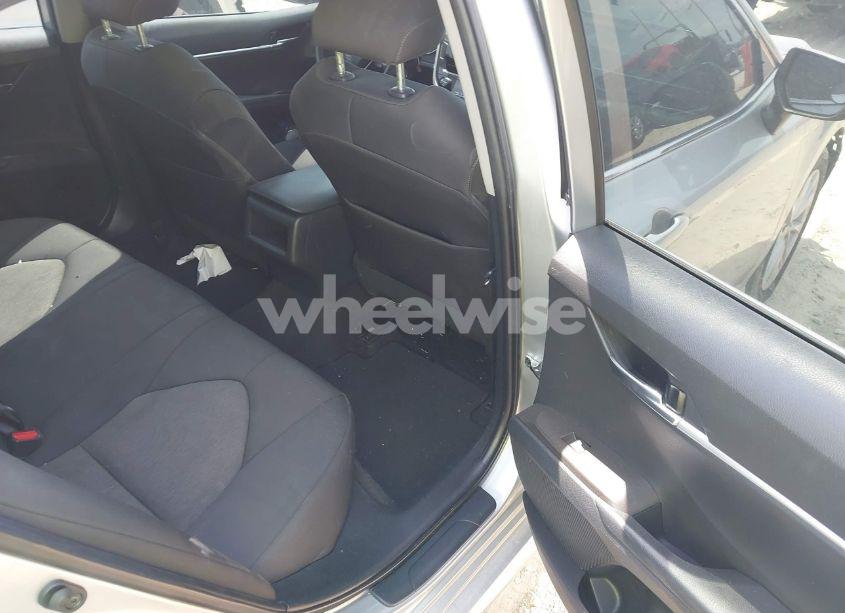 Photo 8 of 2022 Toyota Camry LE (VIN 4T1C11AK4NU668427)