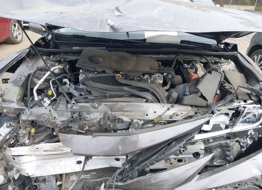 Photo 10 of 2022 Toyota Camry LE (VIN 4T1C11AK4NU680335)