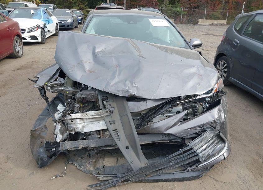 Photo 12 of 2022 Toyota Camry LE (VIN 4T1C11AK4NU680335)