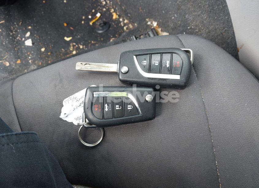 Photo 11 of 2022 Toyota Camry LE (VIN 4T1C11AK4NU697085)