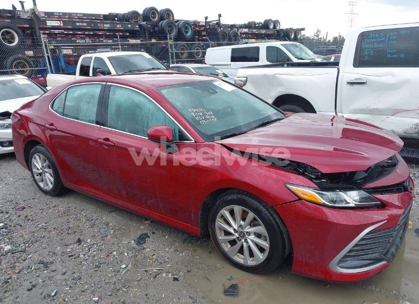 Photo 13 of 2022 Toyota Camry LE (VIN 4T1C11AK4NU697085)