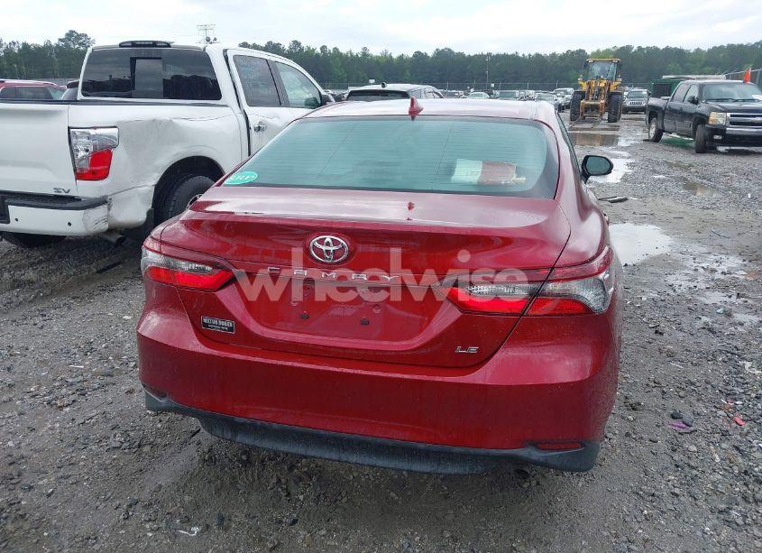 Photo 16 of 2022 Toyota Camry LE (VIN 4T1C11AK4NU697085)