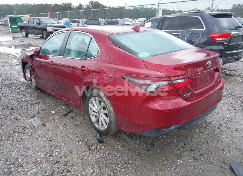 Photo 3 of 2022 Toyota Camry LE (VIN 4T1C11AK4NU697085)