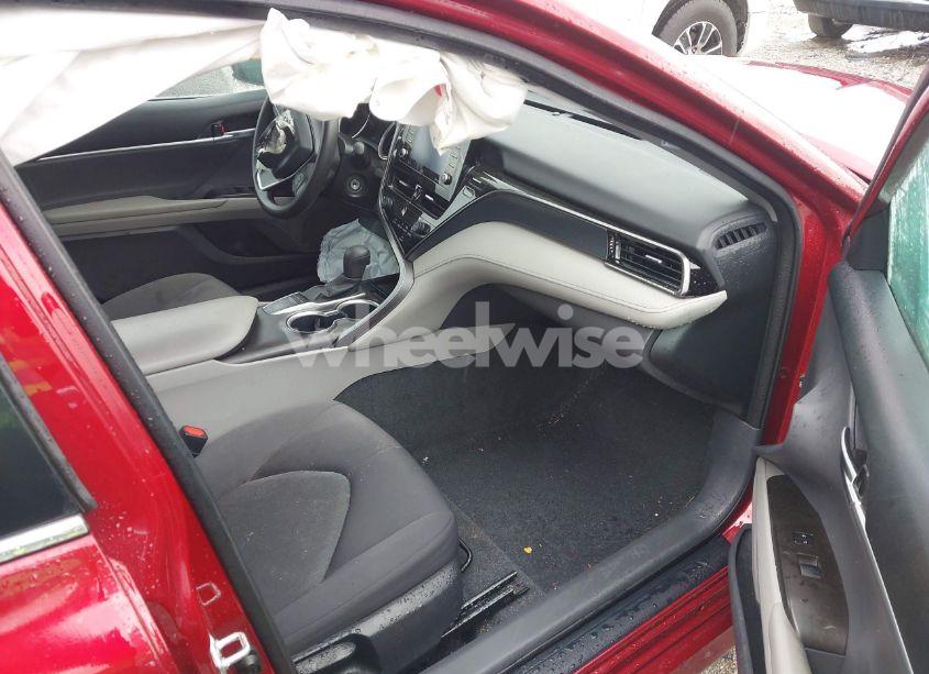 Photo 5 of 2022 Toyota Camry LE (VIN 4T1C11AK4NU697085)