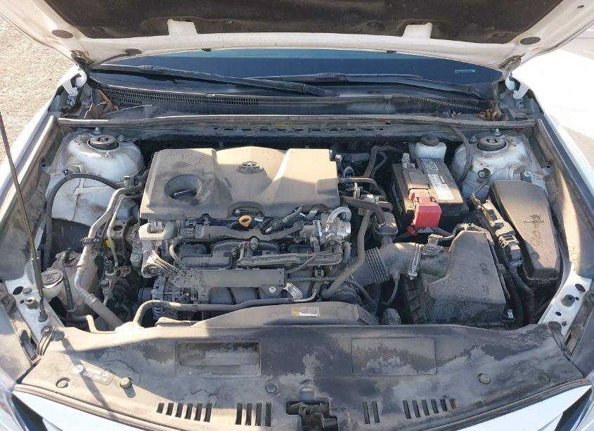 Photo 10 of 2022 Toyota Camry LE (VIN 4T1C11AK4NU698155)