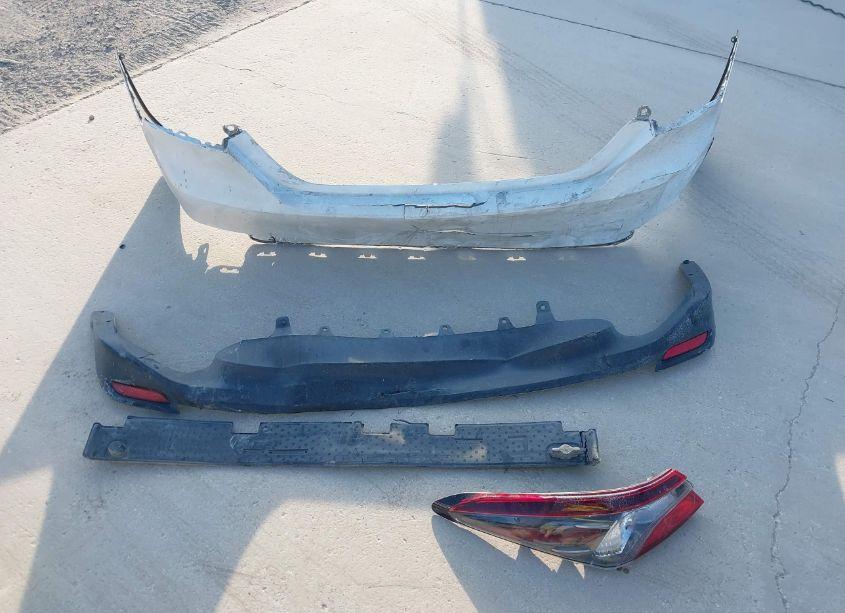 Photo 12 of 2022 Toyota Camry LE (VIN 4T1C11AK4NU698155)