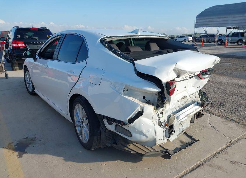 Photo 3 of 2022 Toyota Camry LE (VIN 4T1C11AK4NU698155)