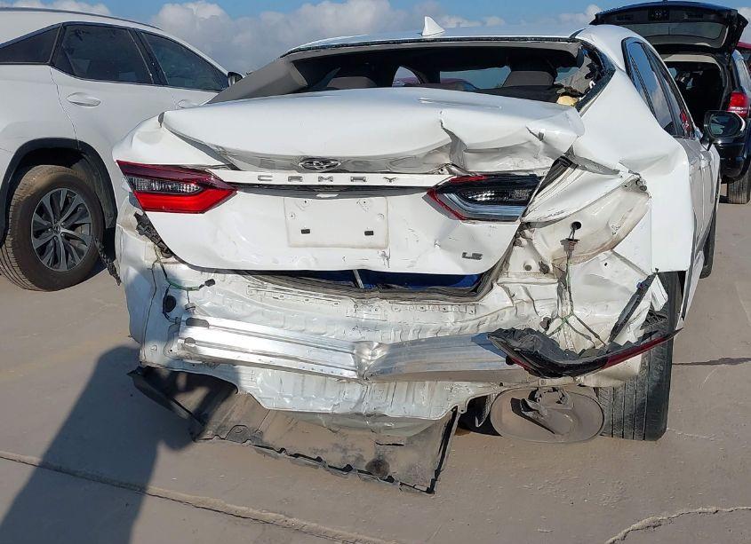 Photo 6 of 2022 Toyota Camry LE (VIN 4T1C11AK4NU698155)