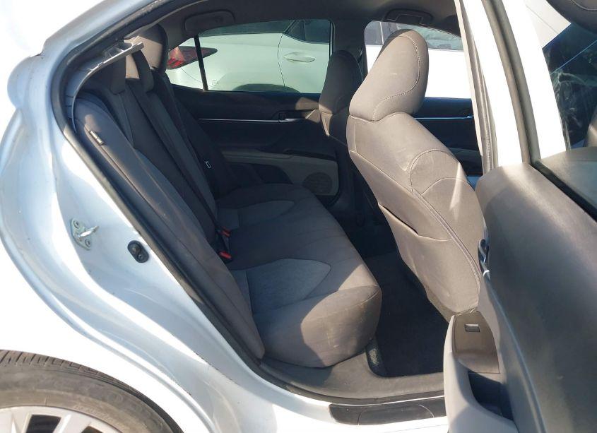 Photo 8 of 2022 Toyota Camry LE (VIN 4T1C11AK4NU698155)