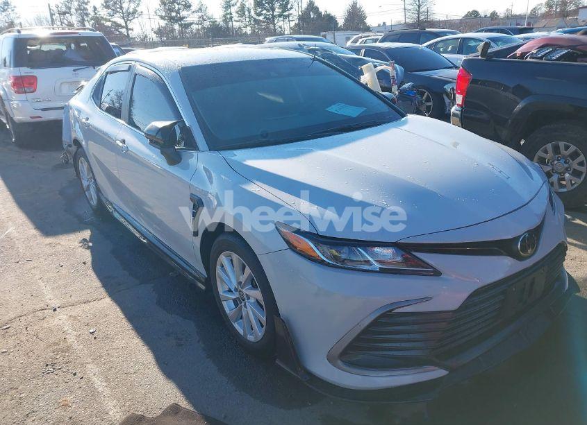 2023 Toyota Camry LE (VIN 4T1C11AK4PU082698) main photo