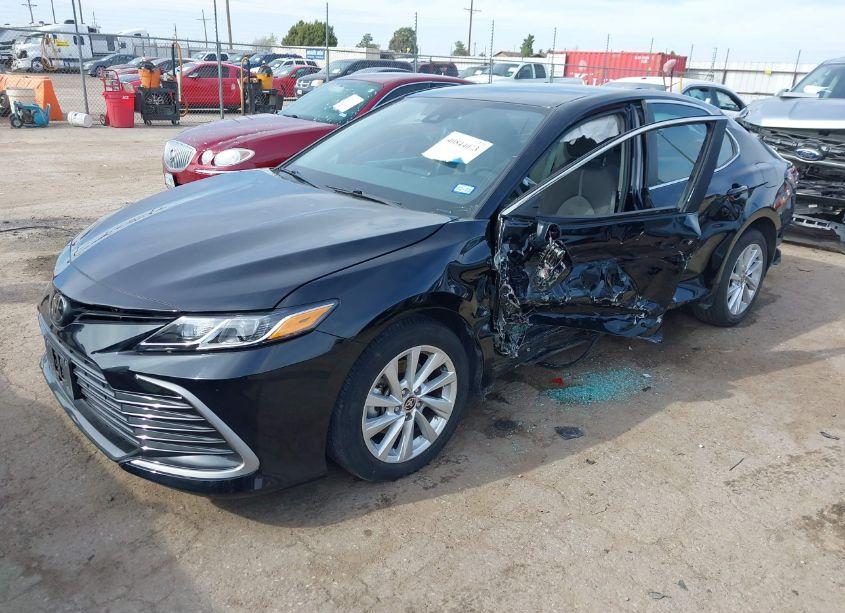 Photo 2 of 2023 Toyota Camry LE (VIN 4T1C11AK4PU773911)