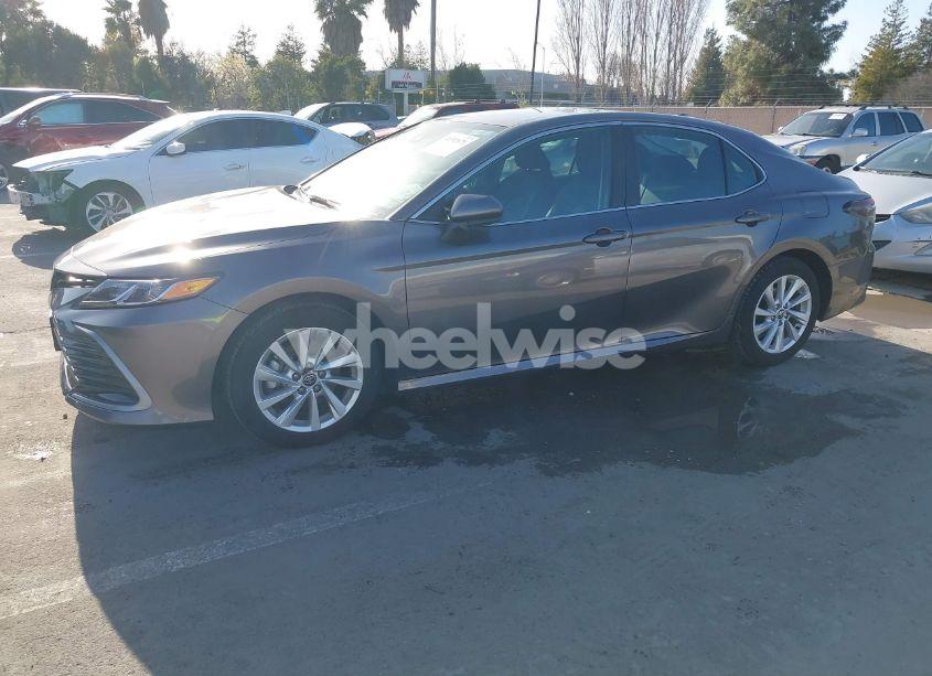 Photo 2 of 2024 Toyota Camry LE (VIN 4T1C11AK4RU902586)