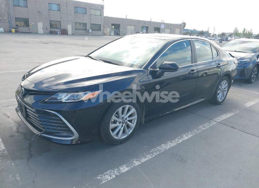 Photo 2 of 2024 Toyota Camry LE (VIN 4T1C11AK4RU915337)