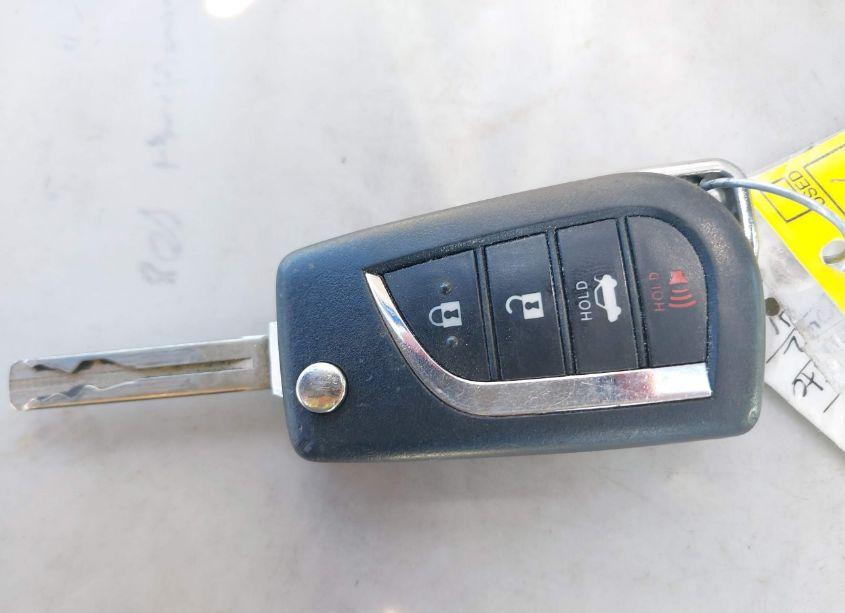 Photo 11 of 2020 Toyota Camry LE (VIN 4T1C11AK5LU311111)