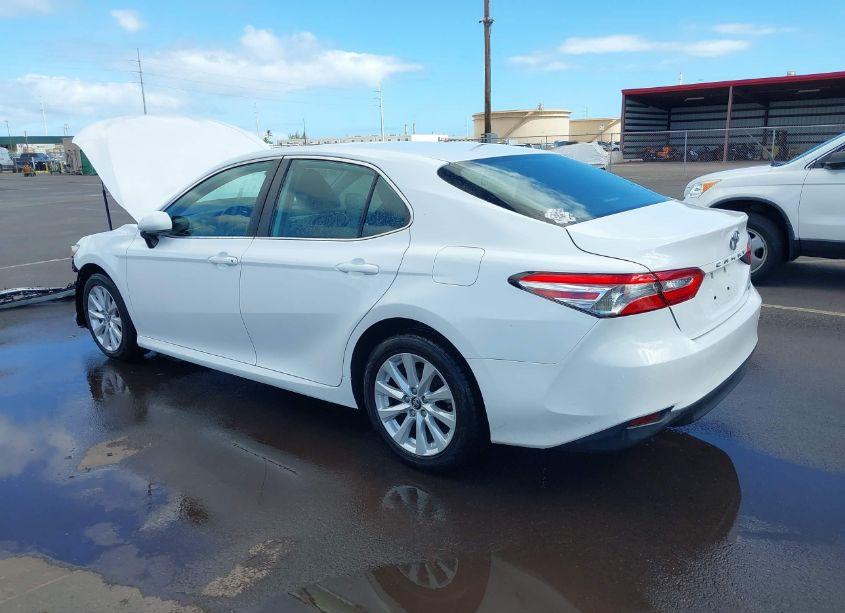 Photo 3 of 2020 Toyota Camry LE (VIN 4T1C11AK5LU311111)