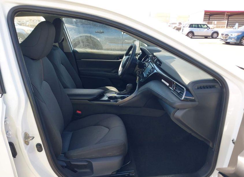 Photo 5 of 2020 Toyota Camry LE (VIN 4T1C11AK5LU311111)