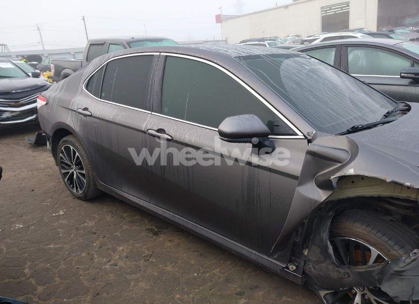 Photo 12 of 2020 Toyota Camry LE (VIN 4T1C11AK5LU337238)