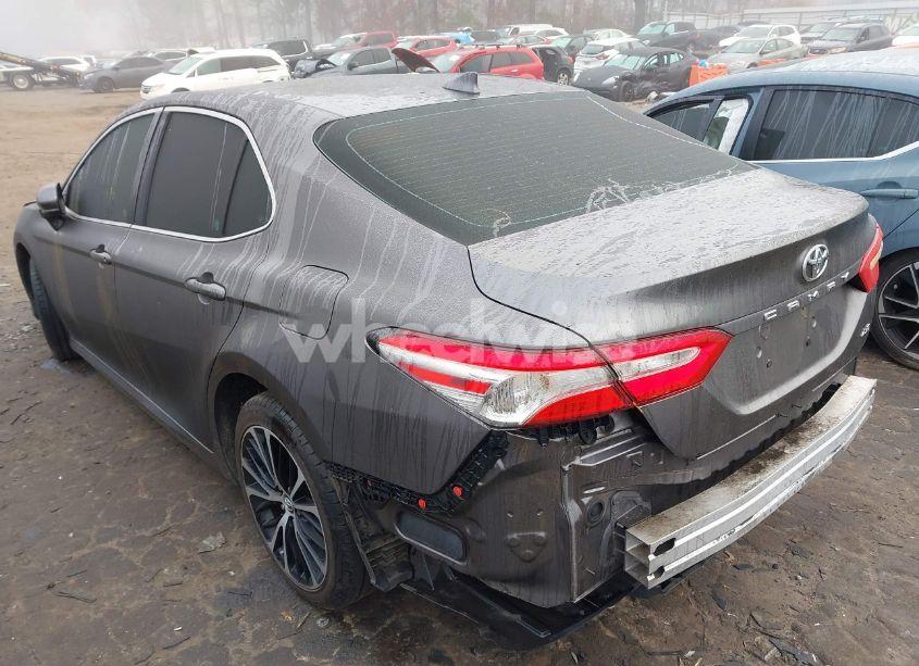 Photo 3 of 2020 Toyota Camry LE (VIN 4T1C11AK5LU337238)