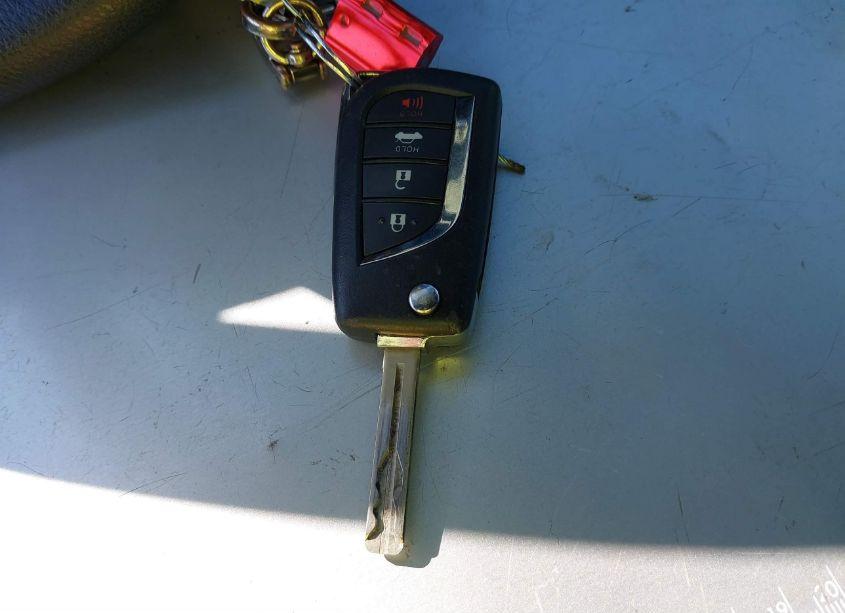 Photo 11 of 2020 Toyota Camry LE (VIN 4T1C11AK5LU337840)