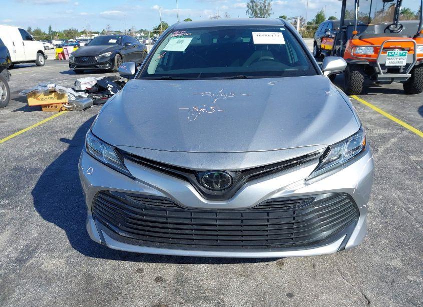Photo 13 of 2020 Toyota Camry LE (VIN 4T1C11AK5LU337840)