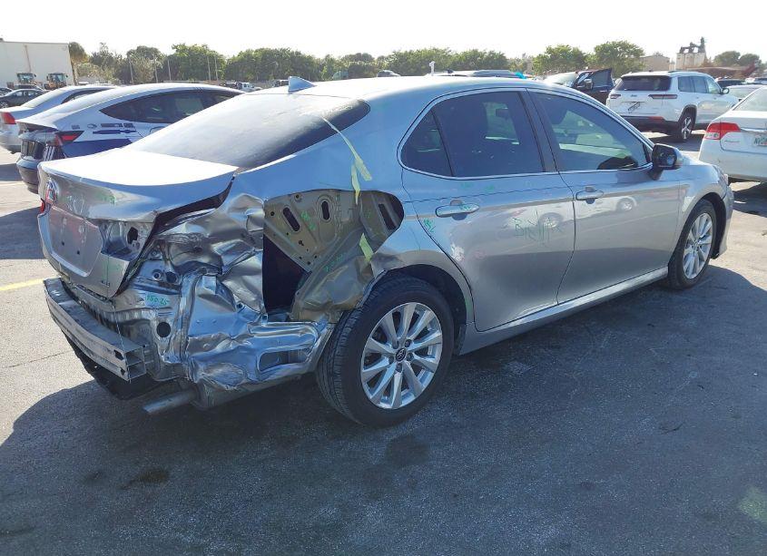 Photo 4 of 2020 Toyota Camry LE (VIN 4T1C11AK5LU337840)