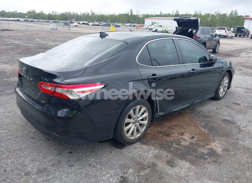 Photo 4 of 2020 Toyota Camry LE (VIN 4T1C11AK5LU376945)