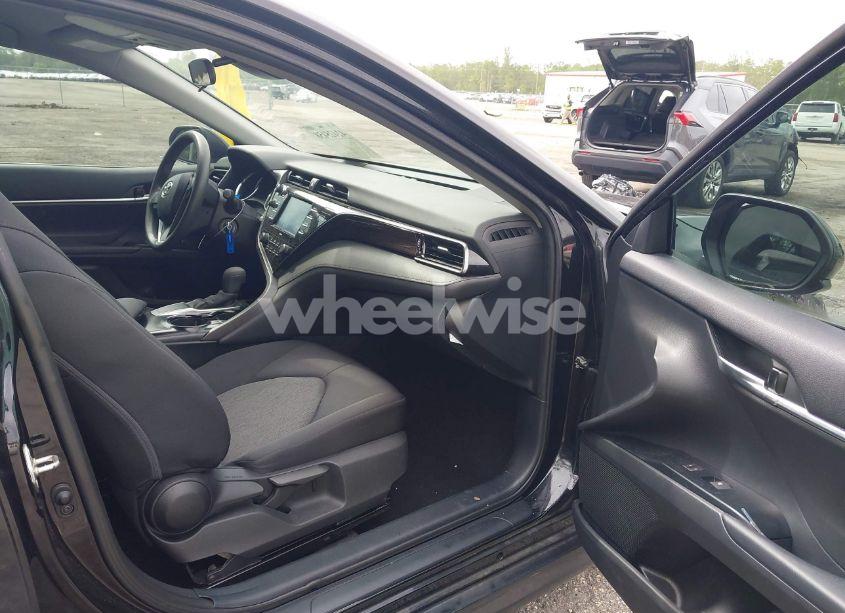 Photo 5 of 2020 Toyota Camry LE (VIN 4T1C11AK5LU376945)