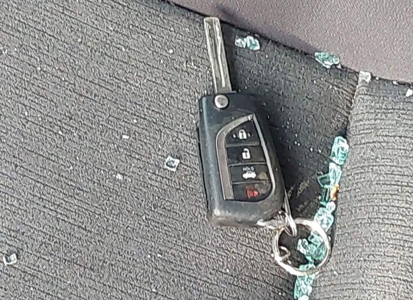 Photo 11 of 2020 Toyota Camry LE (VIN 4T1C11AK5LU860761)